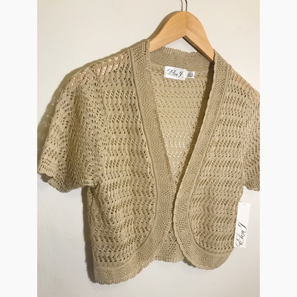 Eliza J Sweaters - Eliza J - Short Sleeve Crochet Sweater ✨